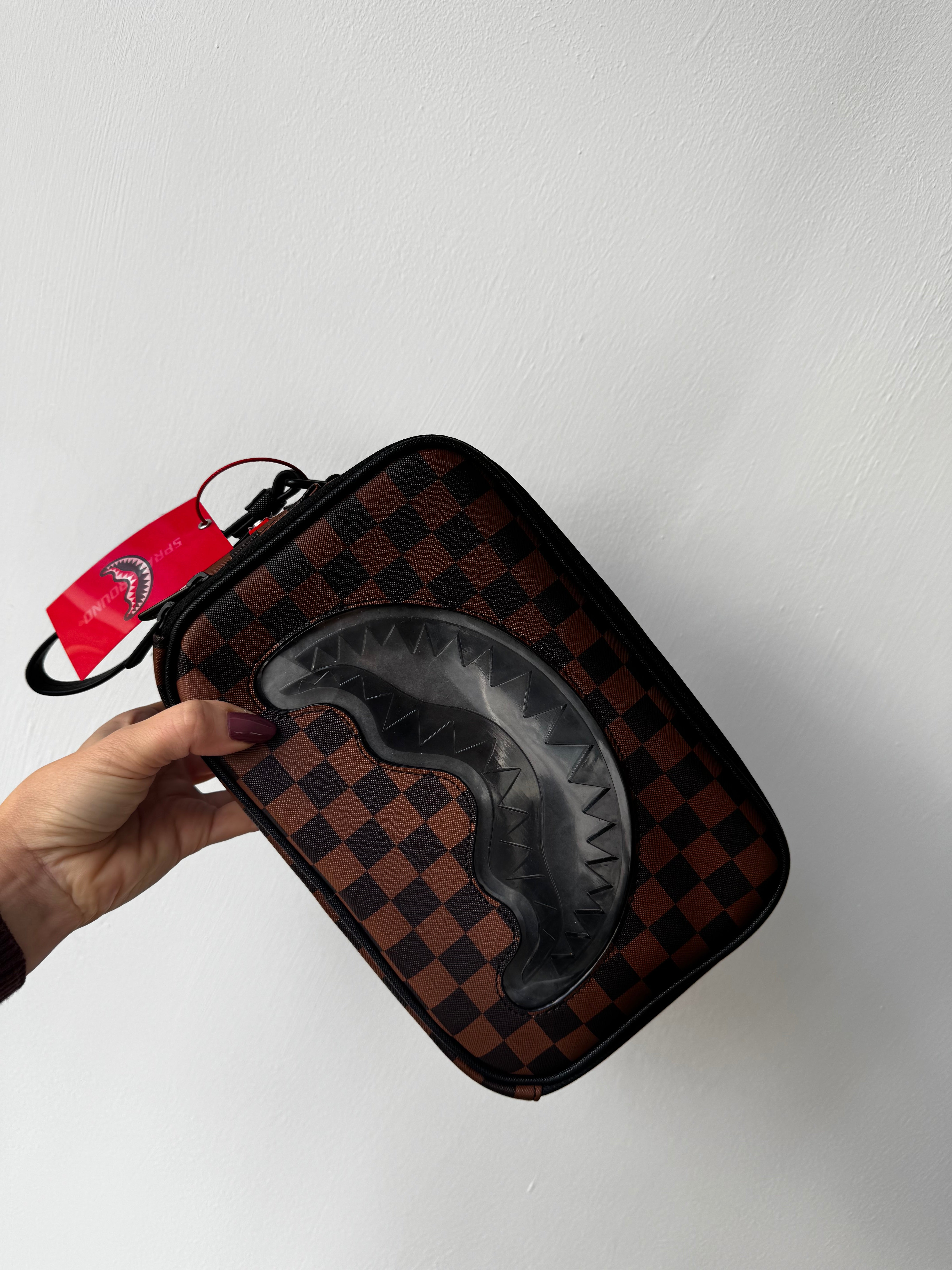 BORSA POCHETTE SPRAYGROUND 910B