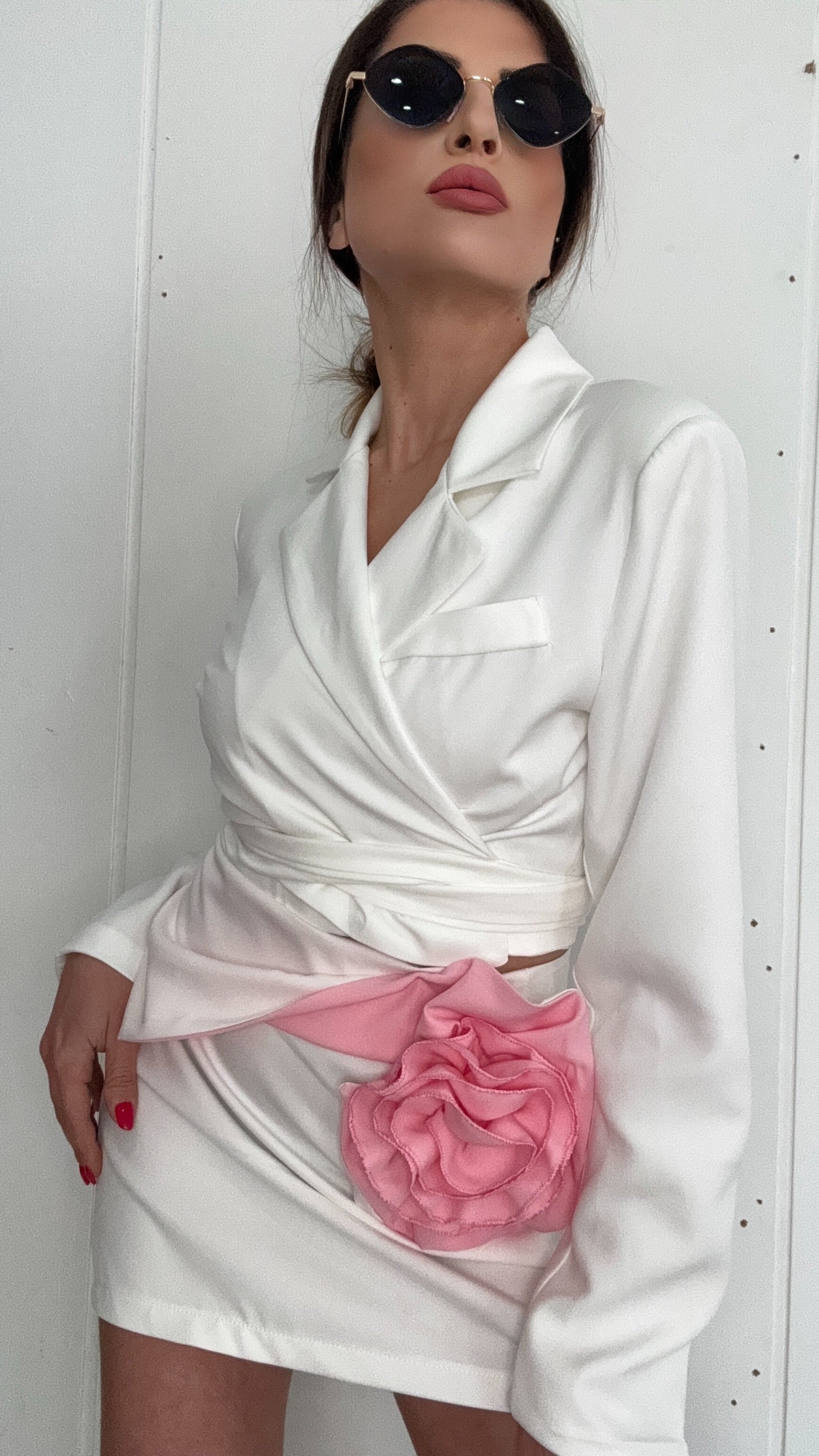 TAILLEUR CON ROSA BIANCO SIMIL LUMINA