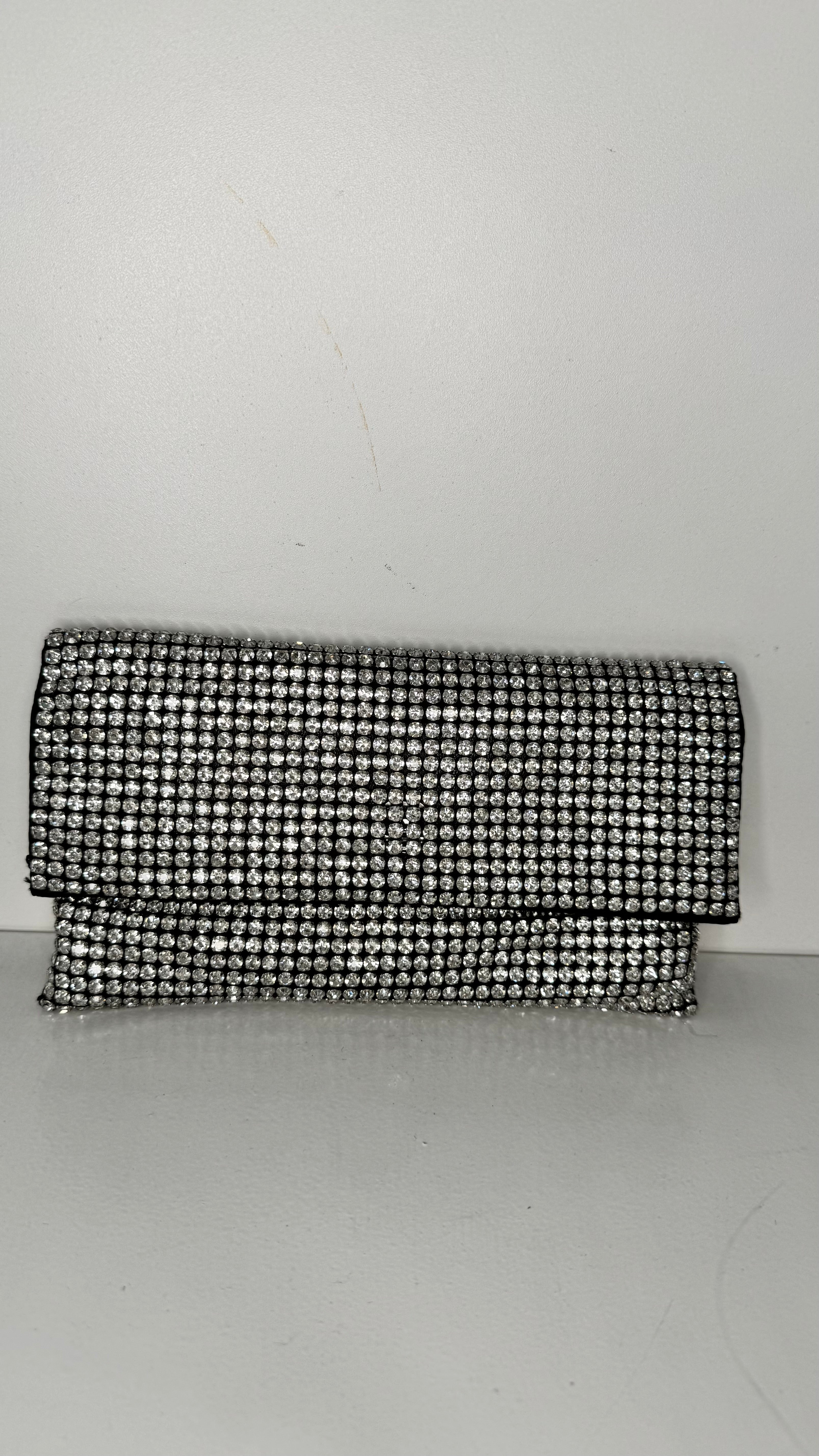 BORSA  BRILLANTINATA A MANO A TRACOLLA