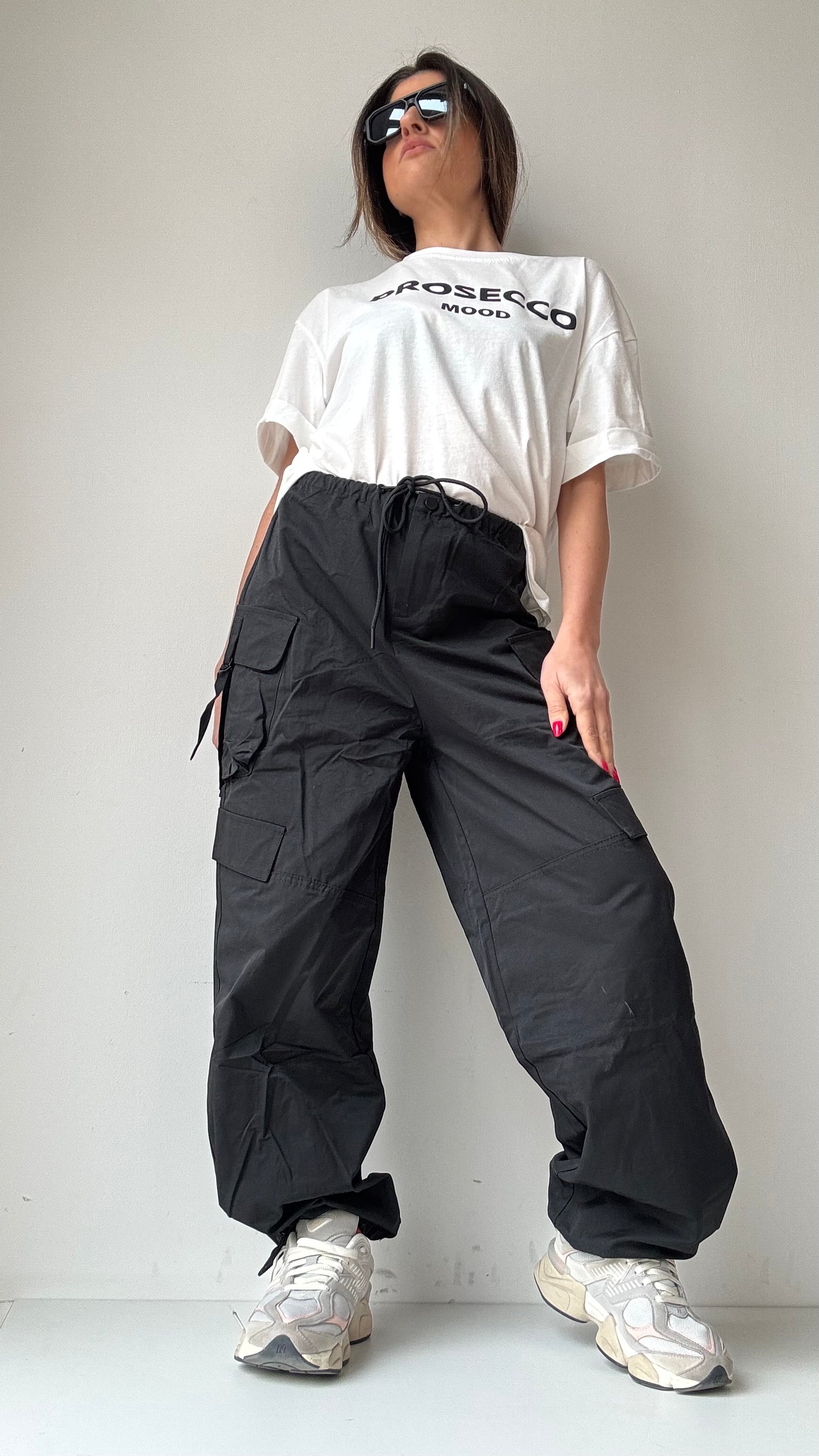 PANTALONE CON TASCONI NERO 1452