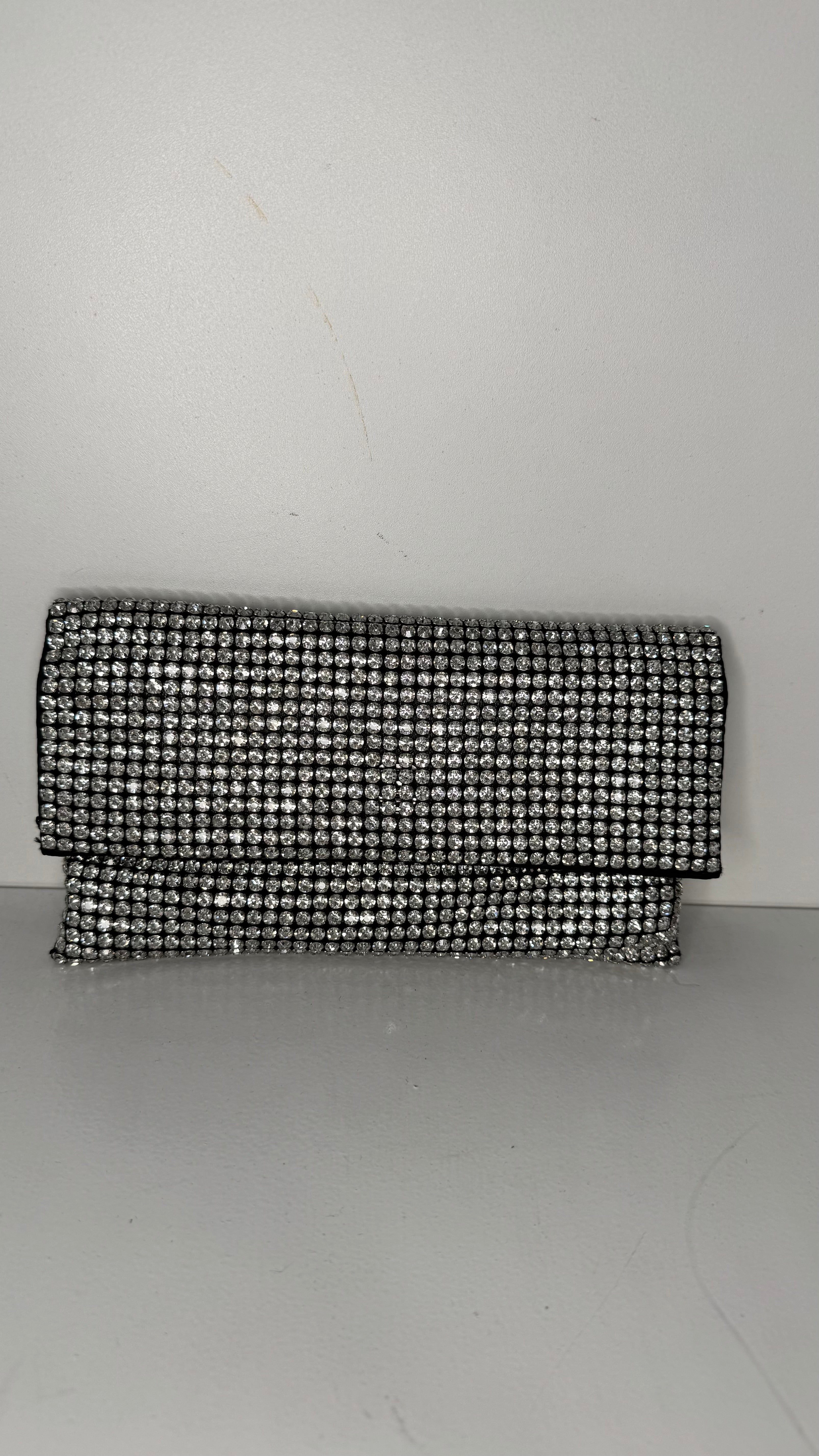 BORSA  BRILLANTINATA A MANO A TRACOLLA
