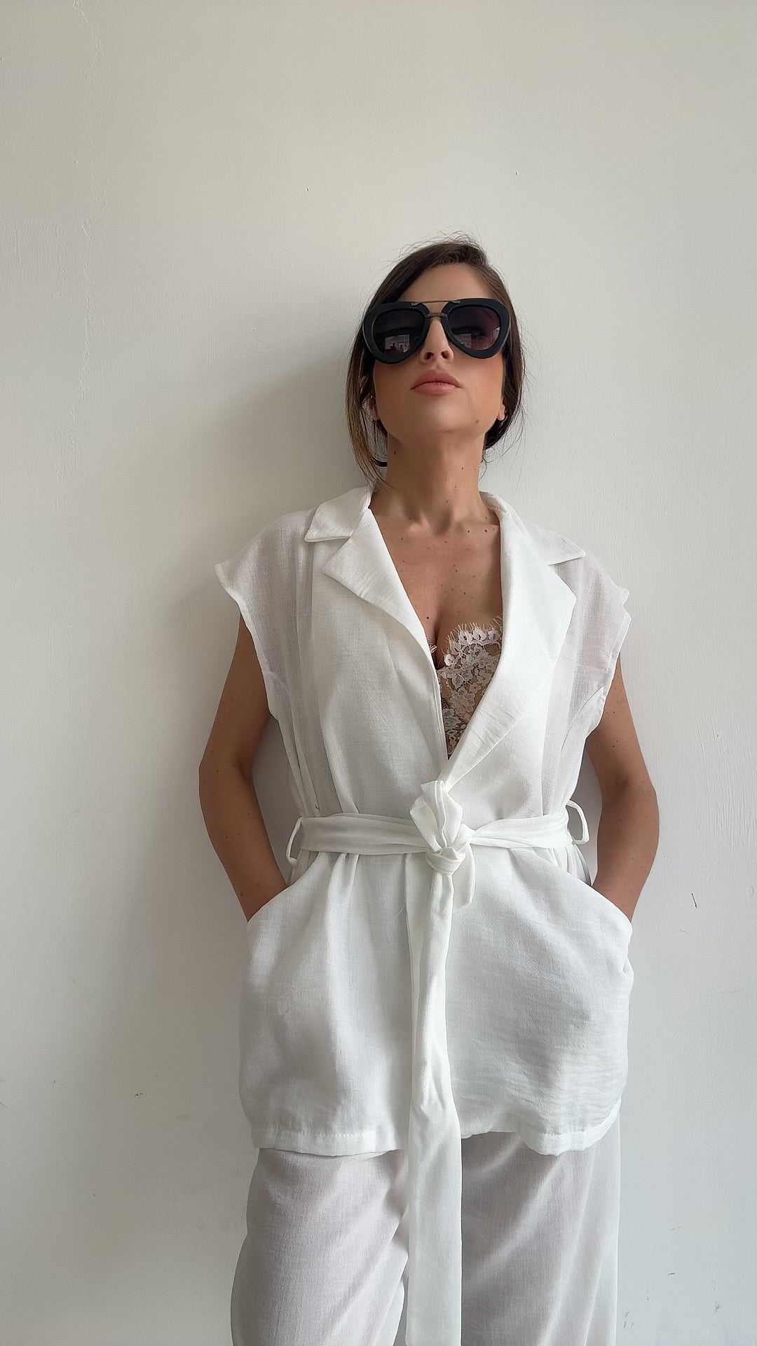 TAILLEUR CON GILET IN “LINO” BIANCO